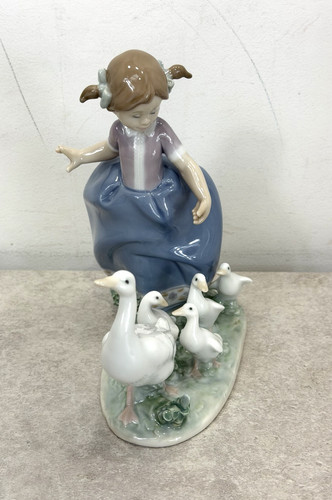 Lladro figurine hurry - lladro, now