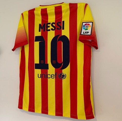 Football shirt display mount - football,