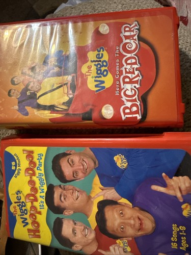 The wiggles here comes - the,