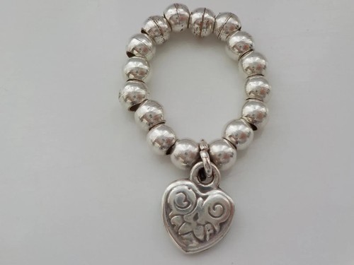 Lovely sterling silver ring - lovely,
