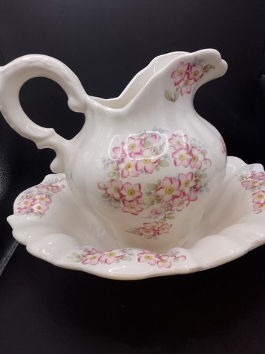 Pretty vintage crown pottery - crown,