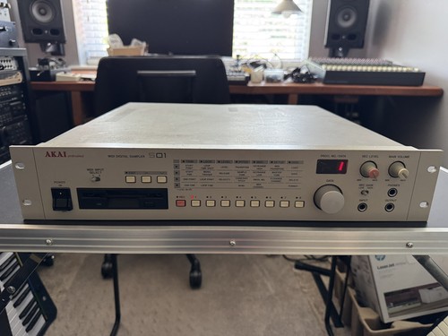 Akai s01 lofi sampler - akai,