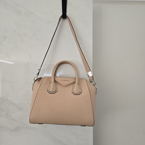 Givenchy antigona small blush - givenchy,