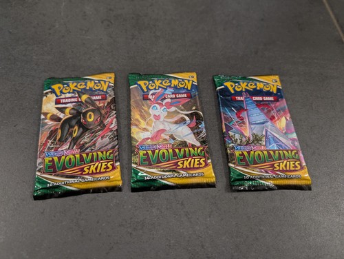 Pokémon tcg evolving skies - evolving,