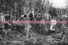 KE 1536 - Hop Picking Group