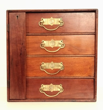 VICTORIAN WALNUT COLLECTORS SPECIMEN CABINET DESKTOP 4 DRAWERS LOCKING SIDE FLAP