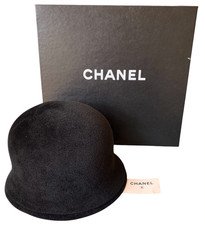 New tags box chanel - w/tags,