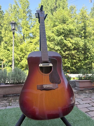 Guild sunburst acoustic - d-35,