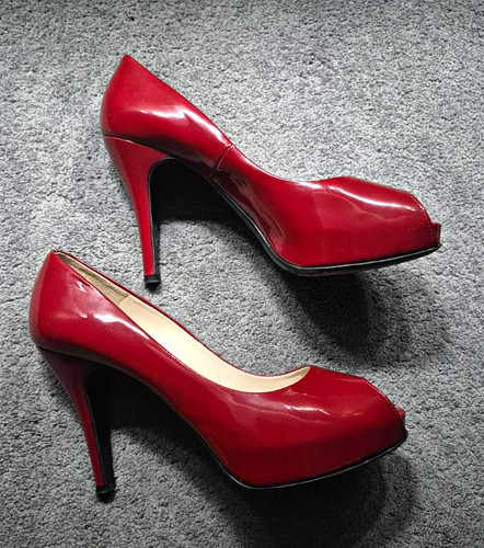 Russell bromley red - russell, &