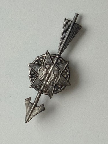 Pilgrim arrow token badge - arrow,