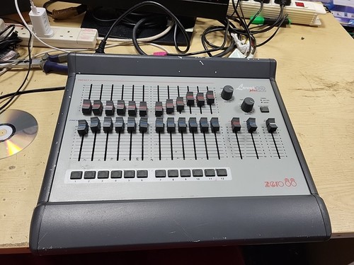 Zero lighting desk - 88,