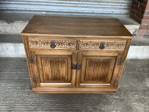Lovely small oak old charm - lovely,