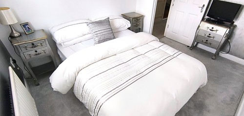 Bedroom set with - with, chester