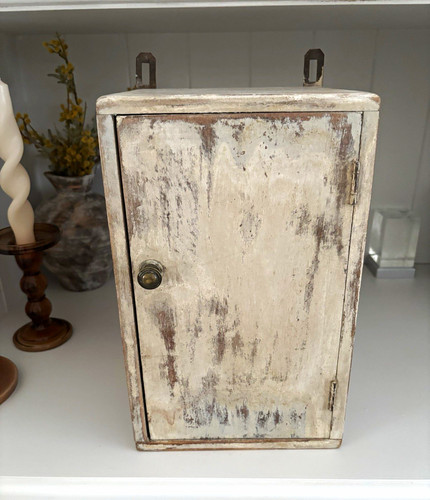Vintage distressed white - vintage,