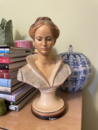 Bust woman by arnaldo - bust, of
