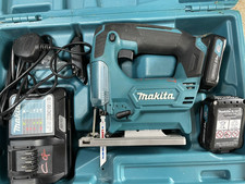 Cordless Makita Jigsaw JV101D VGC X 2 Batteries And Charger