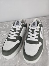 Trainers Size 9