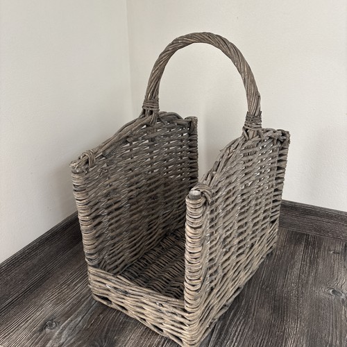 Open ended log - ended, wicker