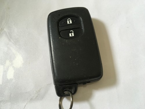 Toyota prius key - toyota, b74ea