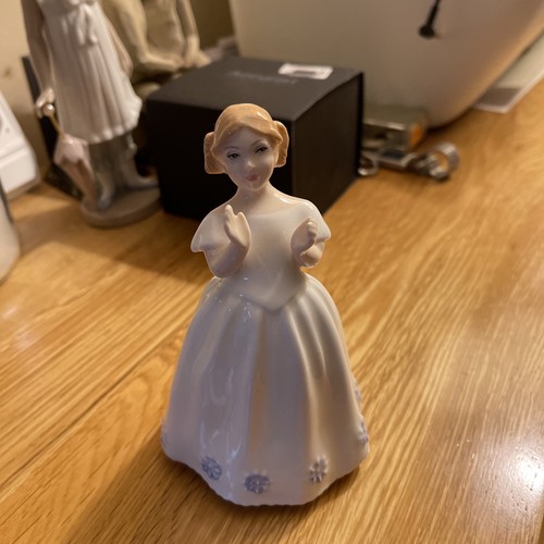 Vintage royal doulton figure - doulton,