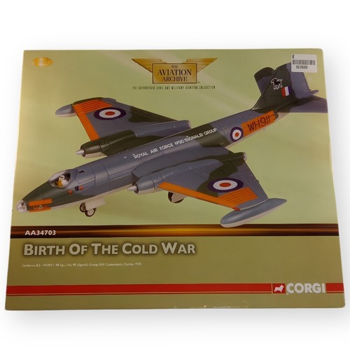 Corgi aa34703 canberra raf - b.2,