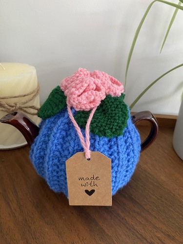 Hand knitted tea - knitted, fit