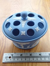 Wedgwood Jasperware Pot Pourri Bowl with Lid Round Blue and White 12cm dia
