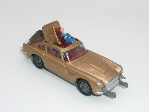 Corgi 261 james bond 007 - corgi, aston