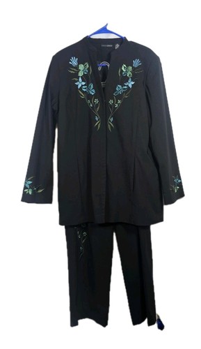 Nwt relativity embroidered - relativity,