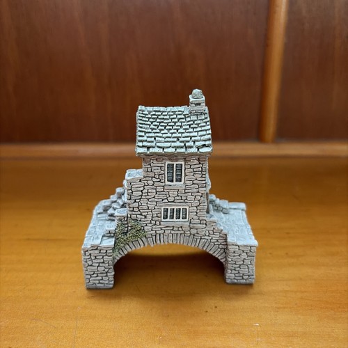 Lilliput lane bridge - lane, house