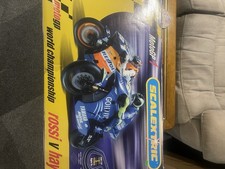Scalextric Hayden v Rossi Moto
