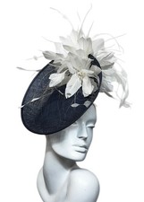Navy Fascinator/Hat white