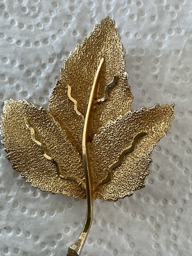 Vintage gold tone textured - gold,