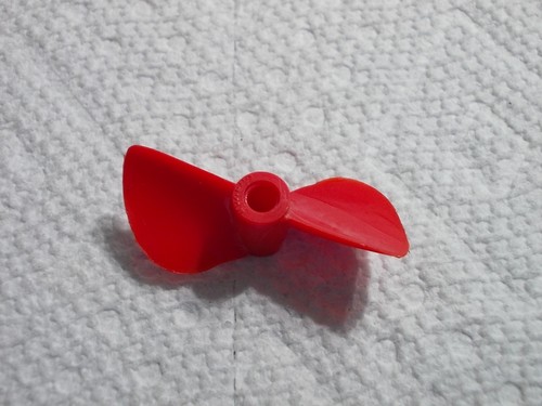 Red plastic prop - plastic, (vg