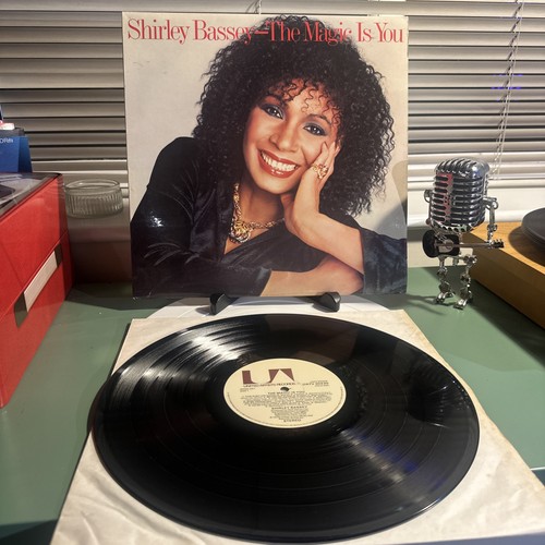 Shirley bassey the magic - bassey, is