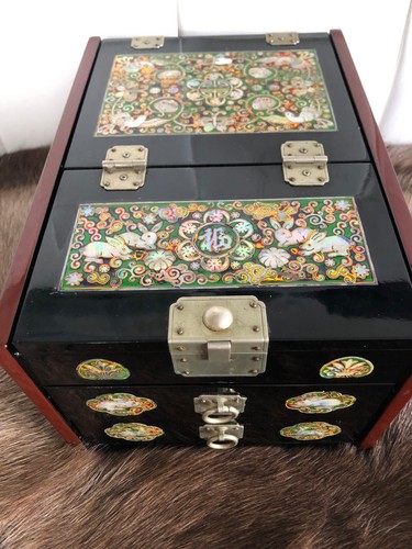 Vintage dressing jewellery - vintage, dressing/jewellery