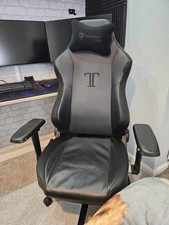 Secret Lab | Titan Gaming