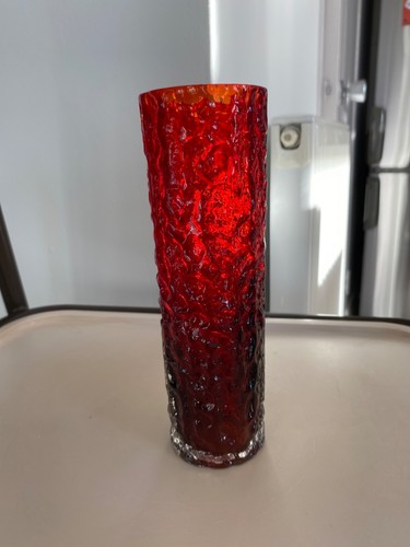 Red vase like - red,