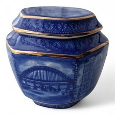 Wade Potteries Ringtons 80th Anniversary Blue White Gold Landmark Tea Caddy Pot