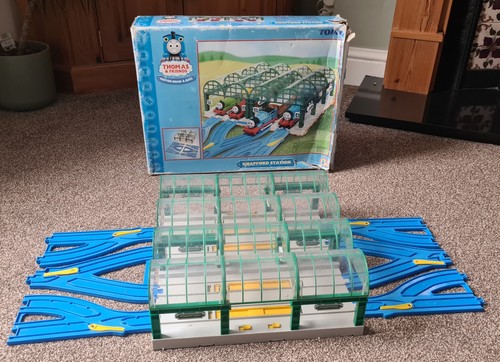 Boxed tomy thomas trackmaster - thomas,