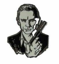 JAMES BOND 007 PIN BADGE