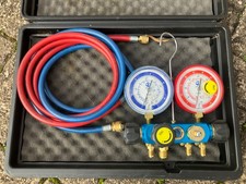 Javac EL75172 4 Valve Manifold- R410A  2x 72”  5/16” Hoses - one knob missing.