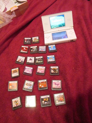 Nintendo lite white console - nintendo,
