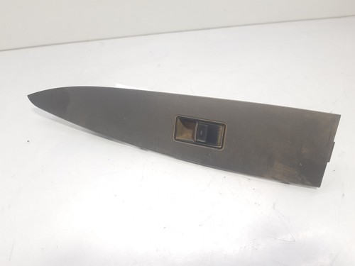 7423105220 front window