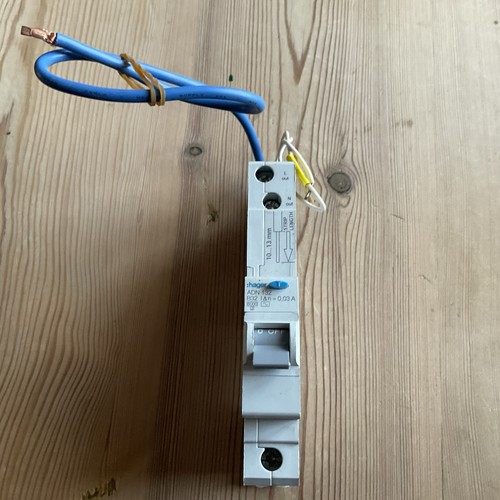 Hager adn132 32a - 32a, type