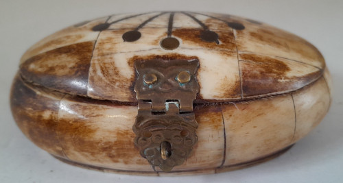 Vintage oval trinket box - vintage,