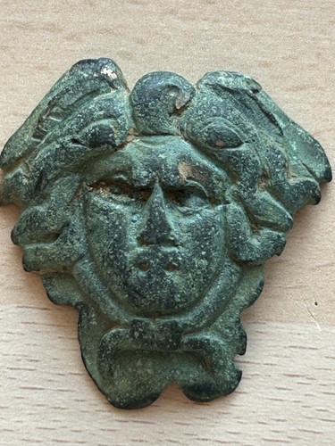 Roman collectible bowl mount