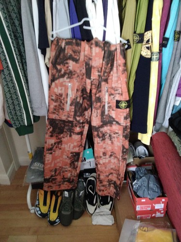 Stone island earth mapping - stone,
