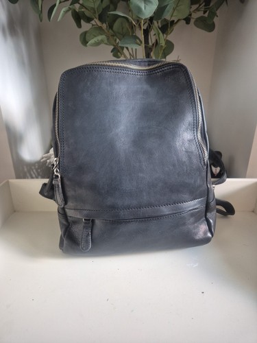 Vintage black leather backpack - vintage,