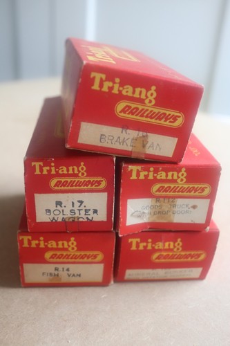 Five triang model railway - triang,